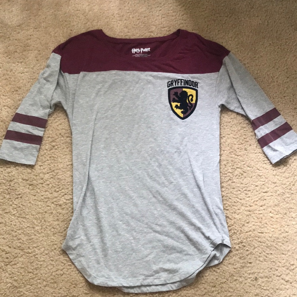 Harry Potter, Gryffindor shirt
